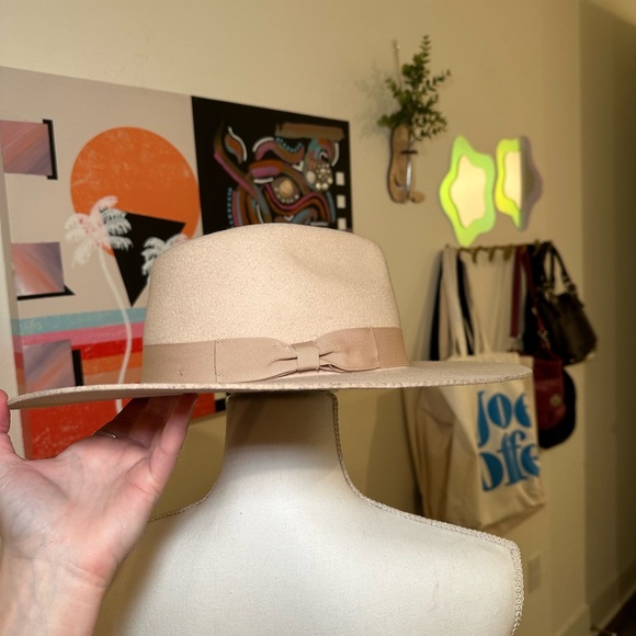 Urban Outfitters - Flat Brim Hat - Picture 3 of 4